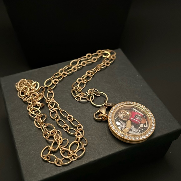 Origami Owl Charm Pendant with Charms - Picture 1 of 5